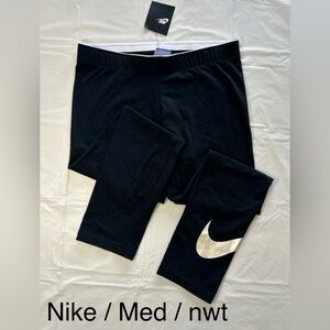 Medium Nike leggings NWT